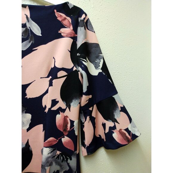 Vince Camuto Women’s Floral Print Bell Sleeve Dress Size 4 - Picture 5 of 6